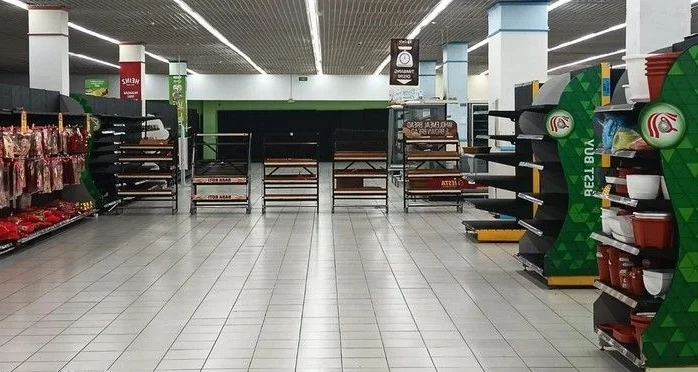 Lulu Hypermarket Gelar Cuci Gudang Sebelum Tutup